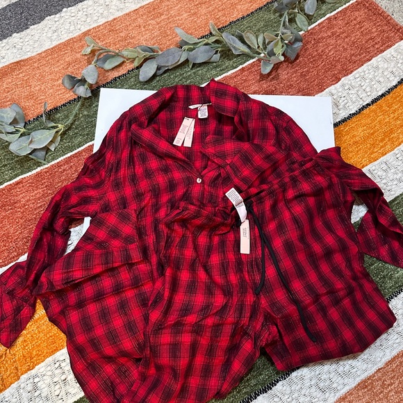 Victoria's Secret Red Plaid Flannel Pajama Set NWT - Picture 2 of 4